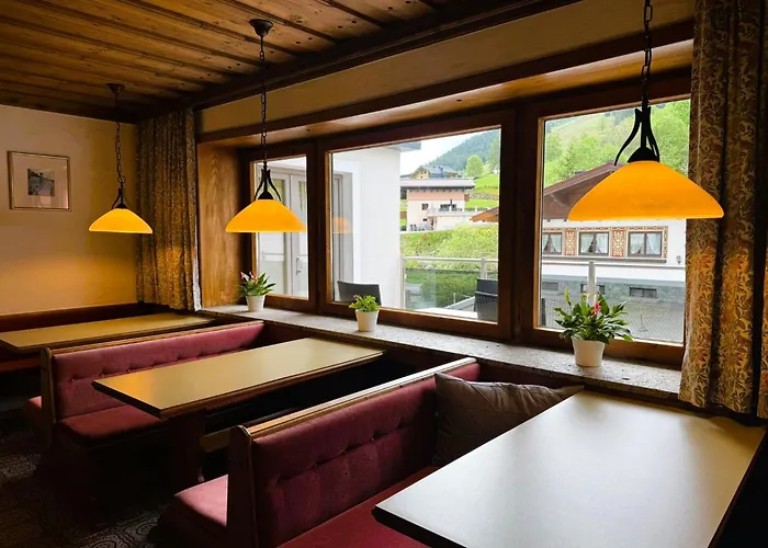 Auwirt Hotel *