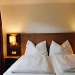 Hotel Auwirt *